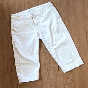 Seven7 White Knee Cropped Jeans Size 4